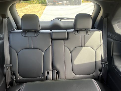 Used 2025 Honda Pilot Black Edition image 17