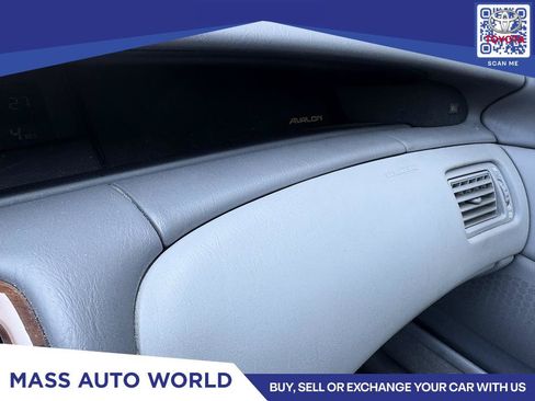 Used 2000 Toyota Avalon XLS FWD image 12