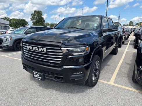 Used 2025 RAM 1500 Laramie AWD/4WD image 2