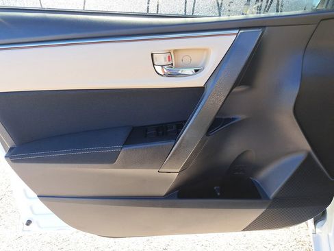 Used 2014 Toyota Corolla LE image 12