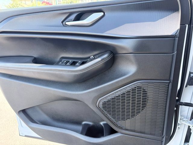 Used 2023 Jeep Grand Cherokee Altitude AWD/4WD image 12