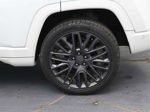 Used 2022 Jeep Compass High Altitude AWD/4WD image 5