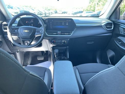 Used 2025 Chevrolet TrailBlazer LS w/ LS Convenience Package FWD image 19