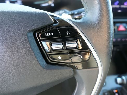 Used 2023 Kia Niro EX Touring image 16