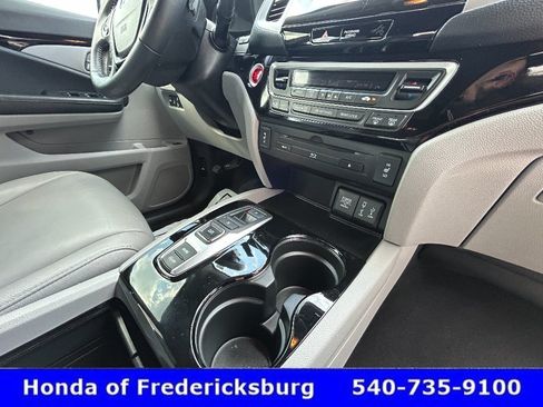 Used 2017 Honda Pilot Touring image 24