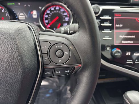 Used 2018 Toyota Camry XSE image 20