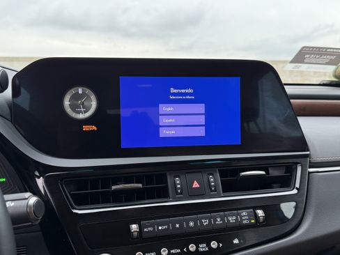 Certified 2023 Lexus ES 300h w/ Premium Package image 25