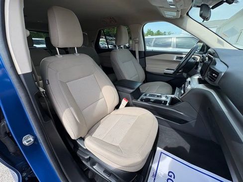 Used 2022 Ford Explorer XLT AWD/4WD image 30