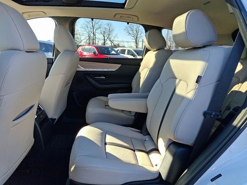 Certified 2024 MAZDA CX-90 Plug-In Hybrid w/ Premium Pkg image 12