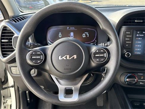 Certified 2023 Kia Soul LX w/ LX Technology Package image 18