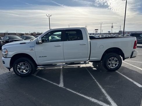 Used 2024 RAM 2500 Laramie AWD/4WD image 2