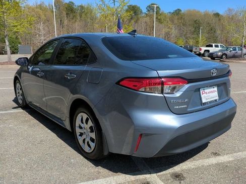 Used 2025 Toyota Corolla LE FWD image 6