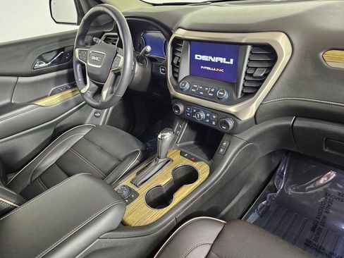 Used 2018 GMC Acadia Denali w/ Technology Package AWD/4WD image 10