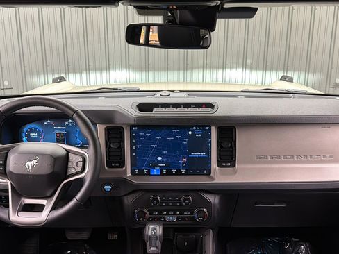 Used 2025 Ford Bronco Outer Banks w/ Sasquatch Package AWD/4WD image 34