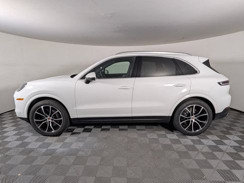 Certified 2026 Porsche Cayenne AWD/4WD image 2