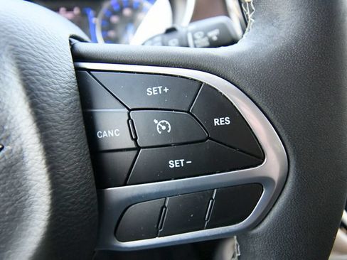 Used 2024 Chrysler Voyager LX FWD image 21