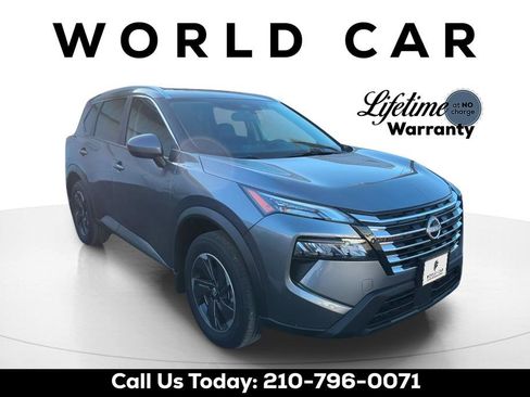 Used 2025 Nissan Rogue SV w/ SV Premium Package image 1