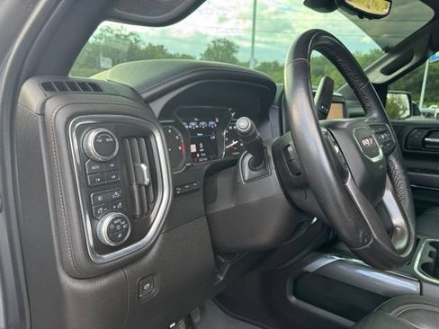 Used 2022 GMC Sierra 1500 AT4 w/ AT4 Premium Package AWD/4WD image 12