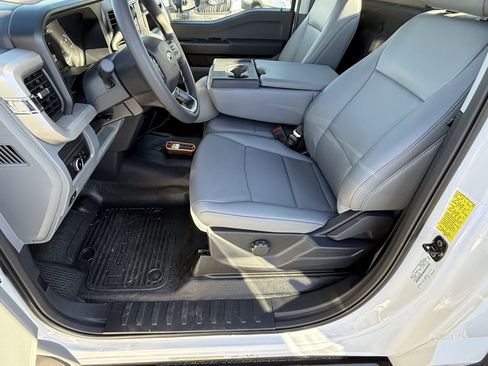 New 2025 Ford F550 XL w/ XL Chrome Package image 30