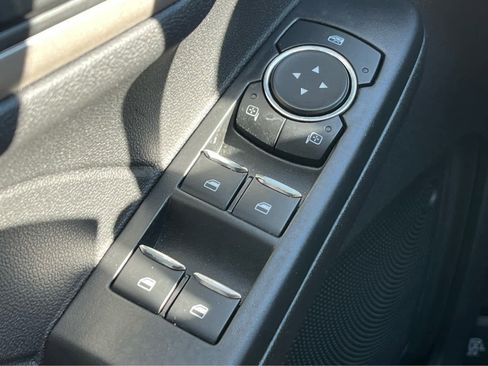 Used 2022 Ford Escape SE w/ Convenience Package image 30