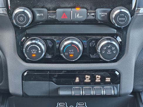 New 2026 RAM 1500 Express AWD/4WD image 11