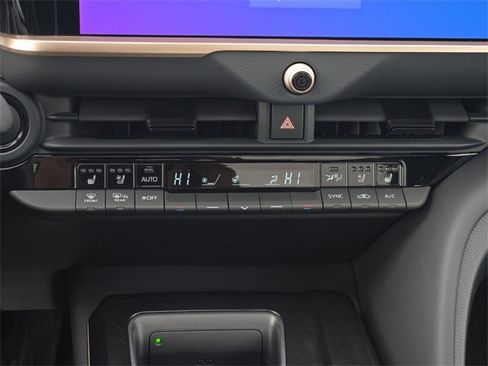 Used 2025 Toyota Crown Limited image 22