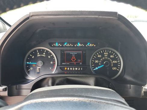 Used 2016 Ford F150 XLT w/ Equipment Group 302A Luxury AWD/4WD image 15