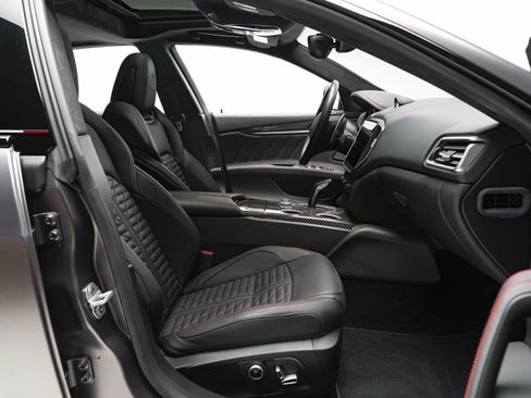 Used 2022 Maserati Ghibli Trofeo image 46