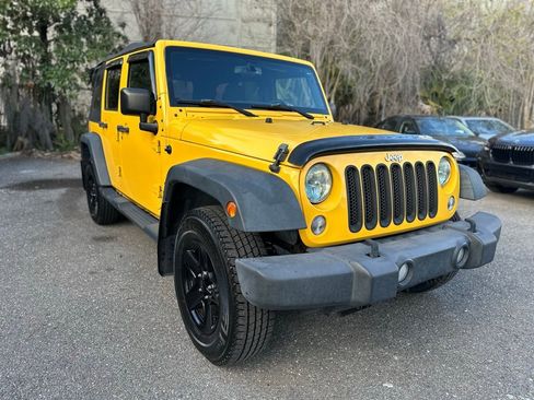 Used 2015 Jeep Wrangler Unlimited Sport w/ Quick Order Package 24S AWD/4WD image 2