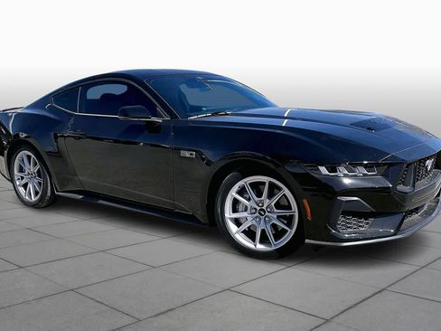 Used 2024 Ford Mustang GT Premium image 3