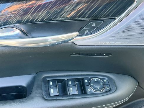 Used 2022 Cadillac XT6 Premium Luxury w/ Technology Package image 18