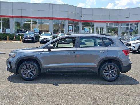 Used 2022 Volkswagen Taos S FWD image 4