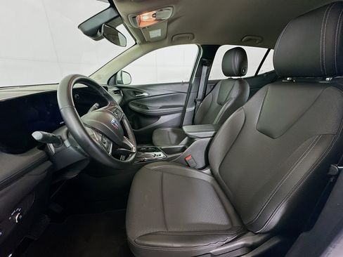 Used 2025 Buick Encore GX Preferred AWD/4WD image 13