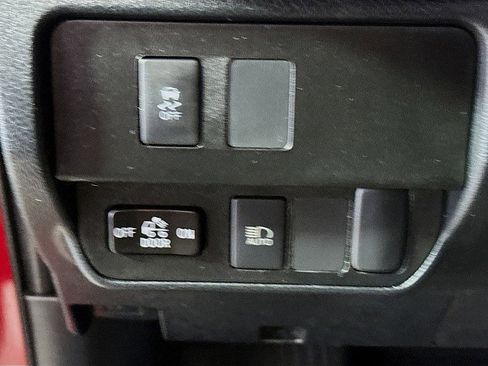 Used 2020 Toyota Tacoma SR image 10