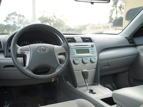Used 2009 Toyota Camry LE image 13