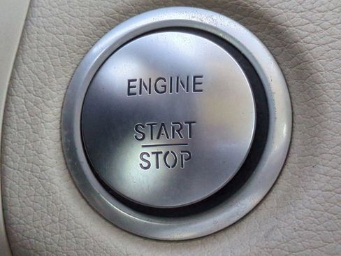 Used 2015 Mercedes-Benz C 300 4MATIC Sedan image 27