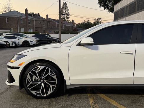 Used 2025 Hyundai Ioniq 6 SEL AWD/4WD image 2