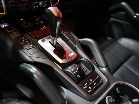 Used 2011 Porsche Cayenne image 19