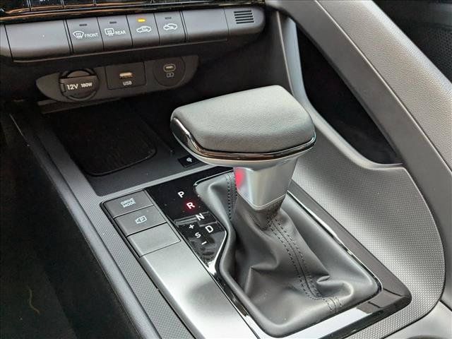 Used 2025 Hyundai Elantra Sport FWD image 16