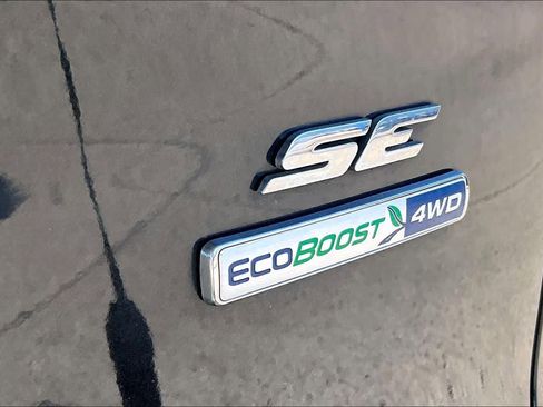 Used 2015 Ford Escape SE w/ Equipment Group 201A image 9