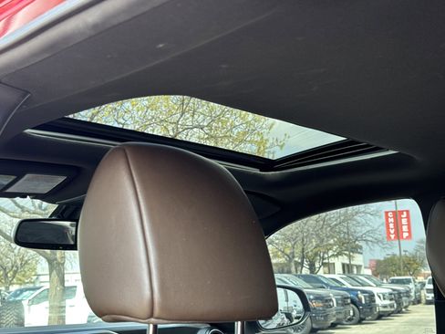 Used 2019 Toyota Tacoma Limited image 17