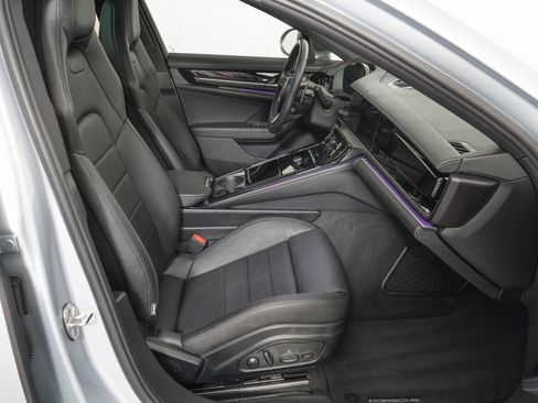 Used 2026 Porsche Panamera image 9