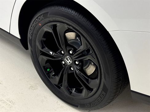 New 2025 Honda Accord SE image 11