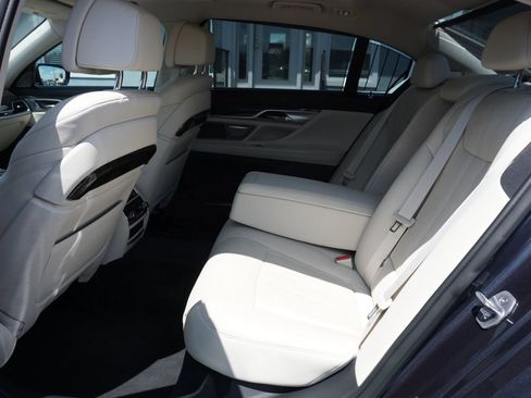 Used 2016 BMW 740i RWD image 18