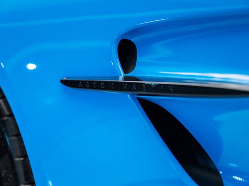 Used 2025 Aston Martin V8 Vantage Coupe image 42