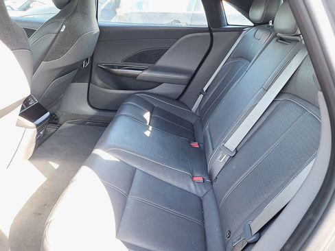 Used 2022 Lucid Air Grand Touring image 9