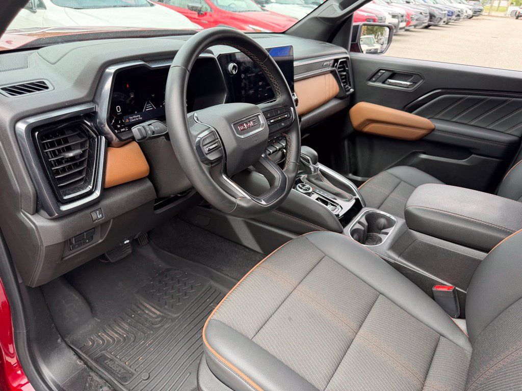 Used 2025 GMC Canyon AT4 w/ Nightfall Edition AWD/4WD image 22