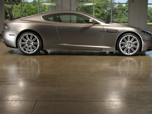 Used 2009 Aston Martin DBS Coupe RWD image 57