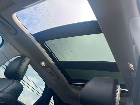 Used 2022 Ford Escape Titanium image 11