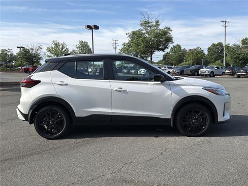 Used 2023 Nissan Kicks SV FWD image 28